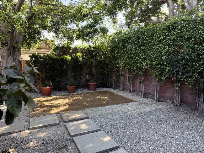 Building Photo - 8714 Rangely Ave