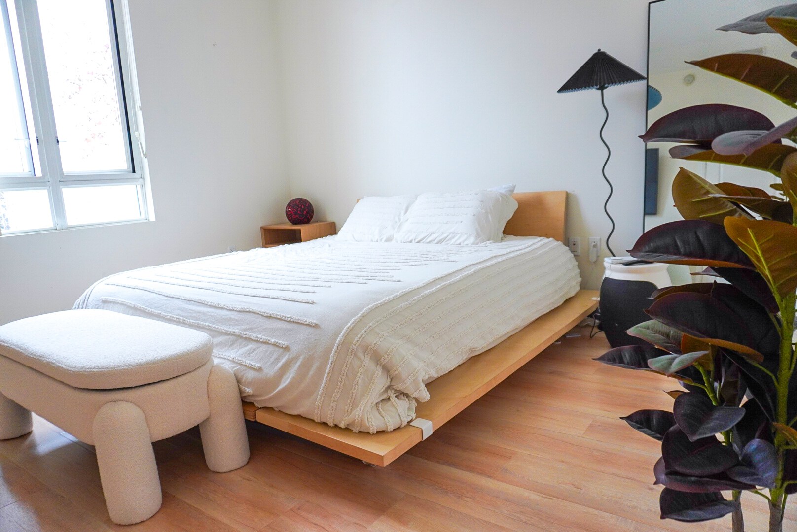 Building Photo - 555 Front St