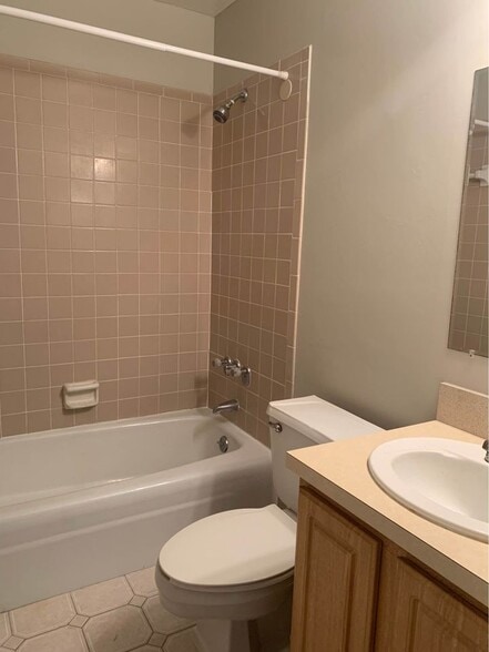 Bathroom - 5201 ATLANTIC Blvd