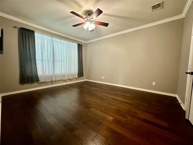 Building Photo - 3 W Greenhill Terrace Pl