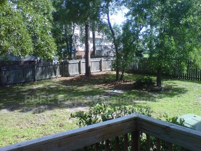 Building Photo - 8 Ridge Pond Dr