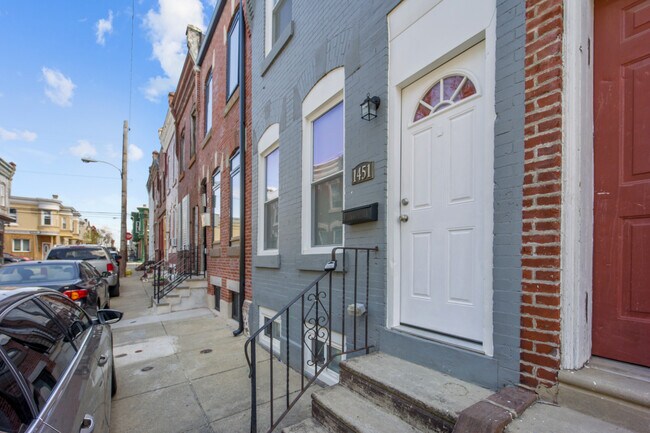 Building Photo - 1451 N Dover St