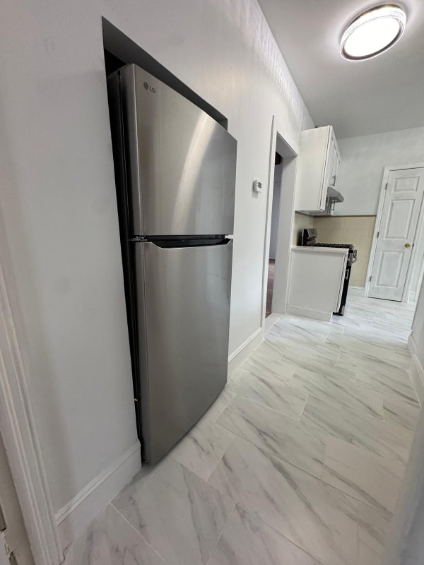 Building Photo - 334 Midland Ave