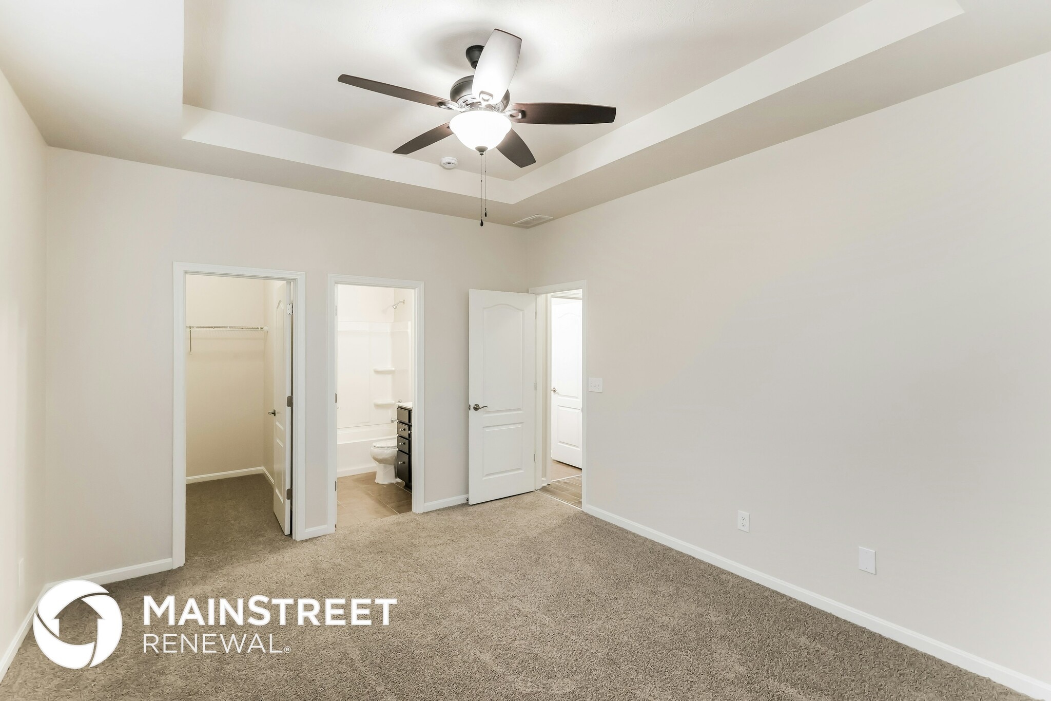 Building Photo - 6041 Edgemont Way