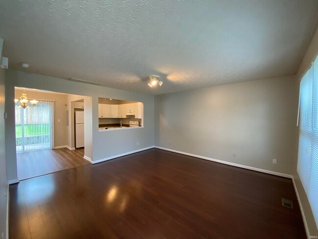 Building Photo - 163 Willow Ct