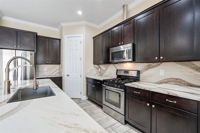 Building Photo - 1021 Kestrel Ct