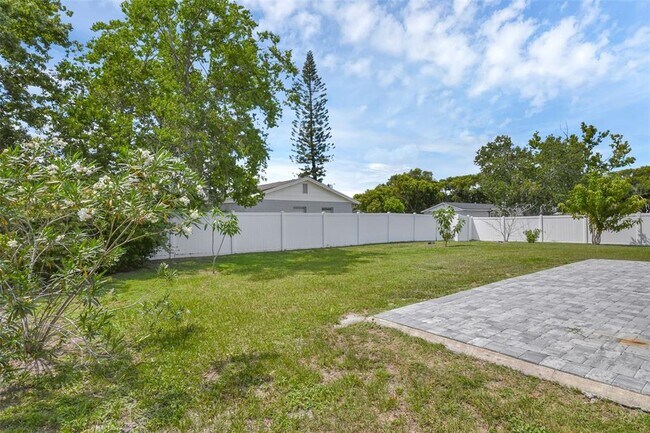 Building Photo - 160 Jalapa Dr