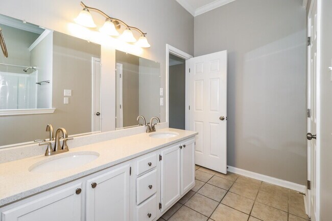 Building Photo - 7579 Valley Mist Dr