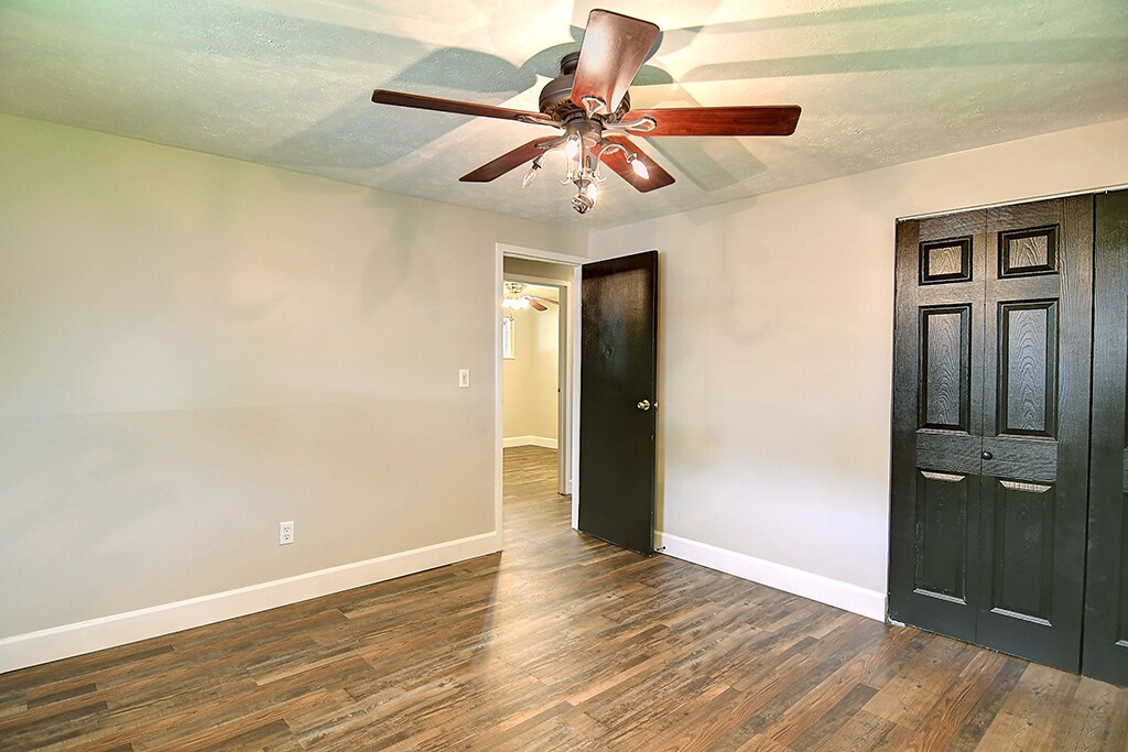 Building Photo - 3813 Utica Dr