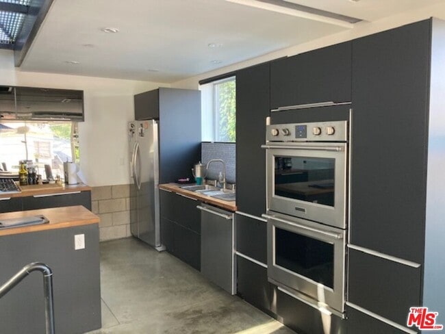 Building Photo - 6127 Glen Tower St