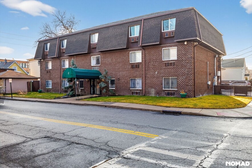 Building Photo - 9 Vreeland Ave