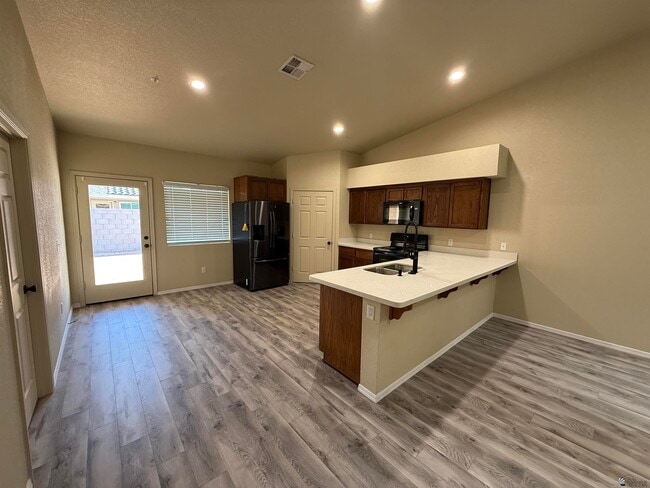 Building Photo - 7375 E 39th St