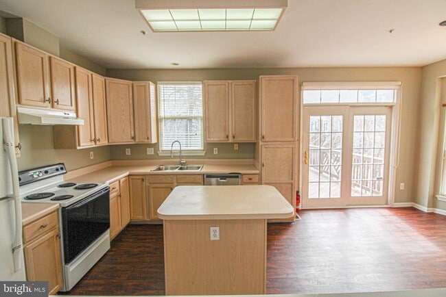 Building Photo - 13014 Shamrock Glen Dr