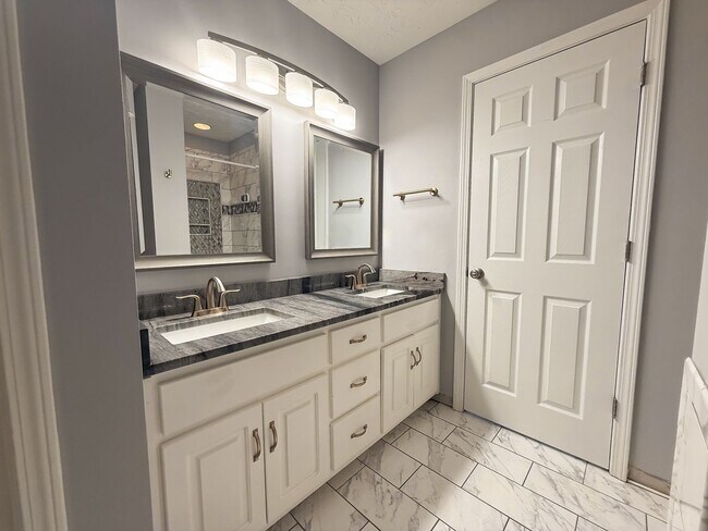 Building Photo - 2018 Tranquil Ln