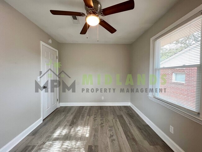 Building Photo - 6811 Doby Dr