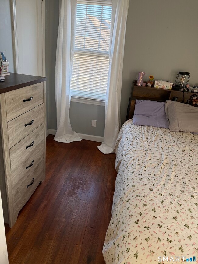 Building Photo - 197 Robert Treat Pkwy