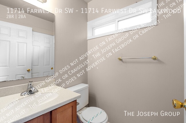 Building Photo - 11714 Farwest Dr SW