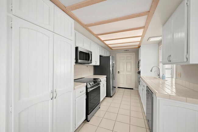 Building Photo - Ocean View La Jolla Home | 3BR + 3BA | Patio, Balcony & 2-Car Garage
