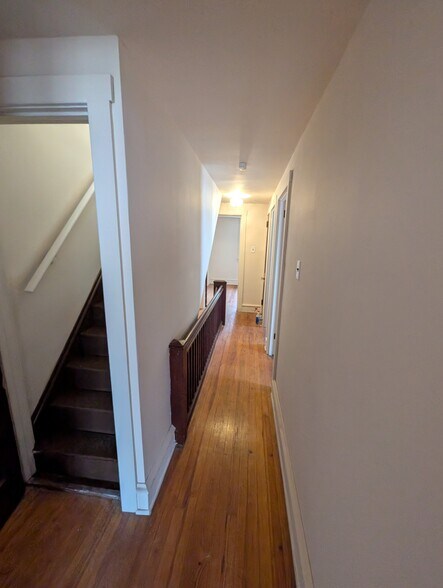 Building Photo - 463 Spruce St