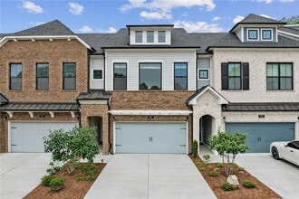 Building Photo - 240 Walker Ave