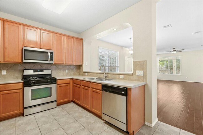 Building Photo - 1900 Scofield Ridge Pkwy