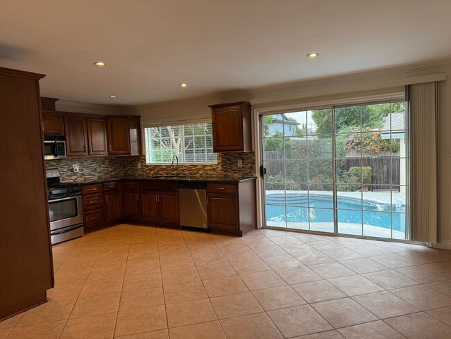 Building Photo - Private HOME 3bed/2 bath + POOL in Woodland Hills! NO OTHER UNIT ON THE PROPERTY!!!!
