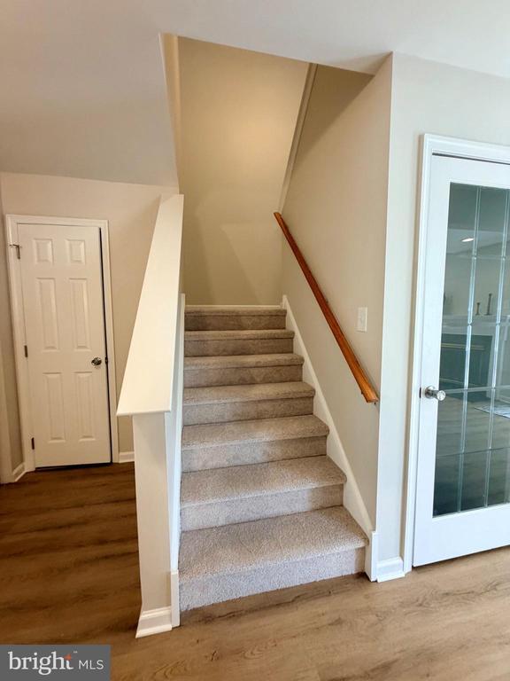 Building Photo - 1422 Oxford Cir
