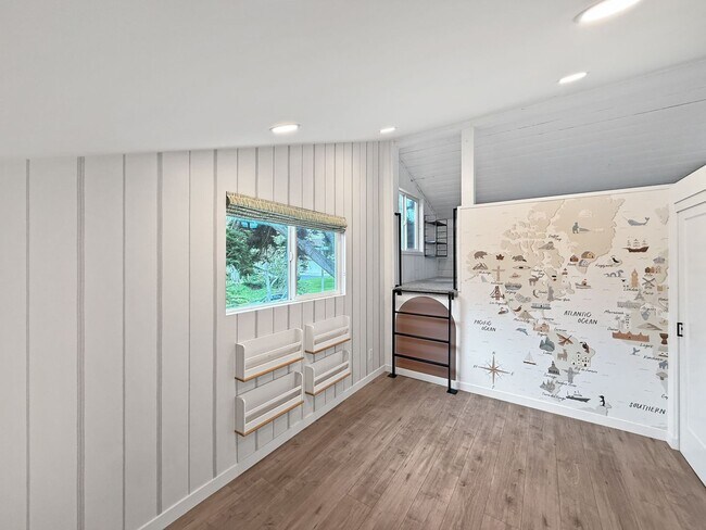 Building Photo - 3B/2BA Home in Encinitas Now Available for...