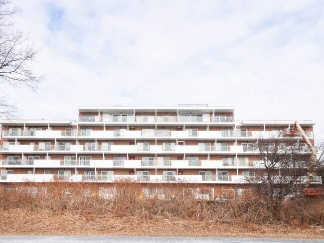 Building Photo - 225 Coolidge Ave