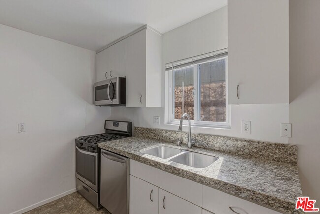 Building Photo - 2701 Kansas Ave