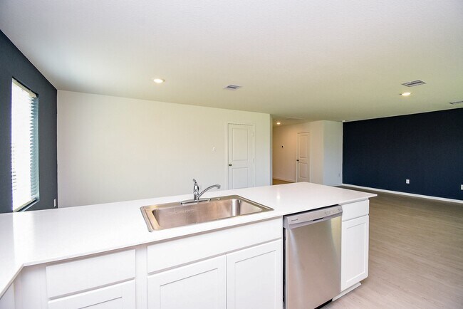 Building Photo - 6850 Flowering Ginger Ln