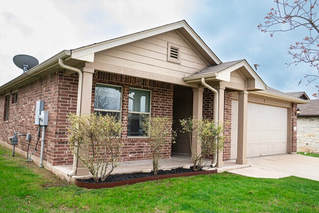 Building Photo - 110 Kingfisher Ln
