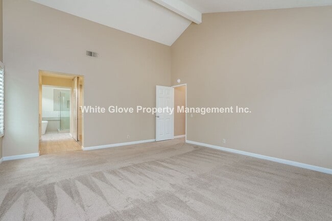 Building Photo - Beautifully Updated 3 bedroom Plus Loft and Office Woodbridge Home