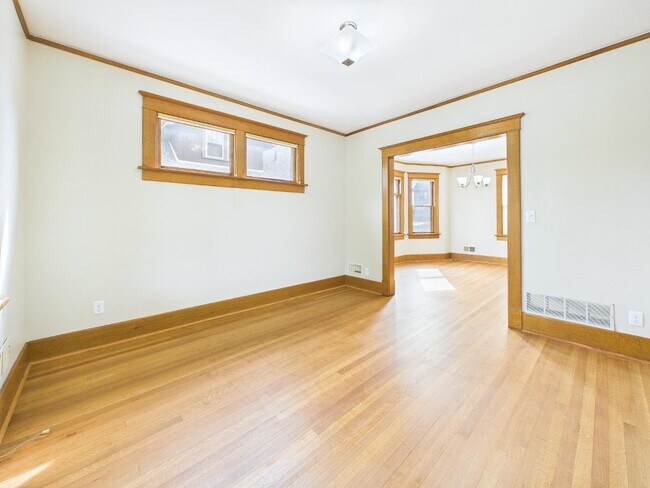 Building Photo - 1522 Park Wild Ave