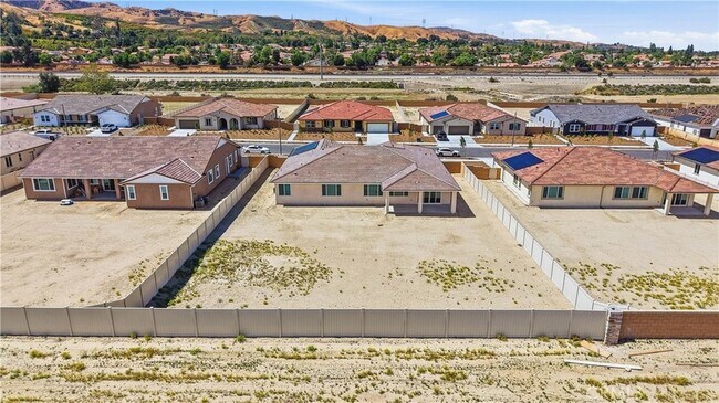 Building Photo - 11647 Saddleback Dr