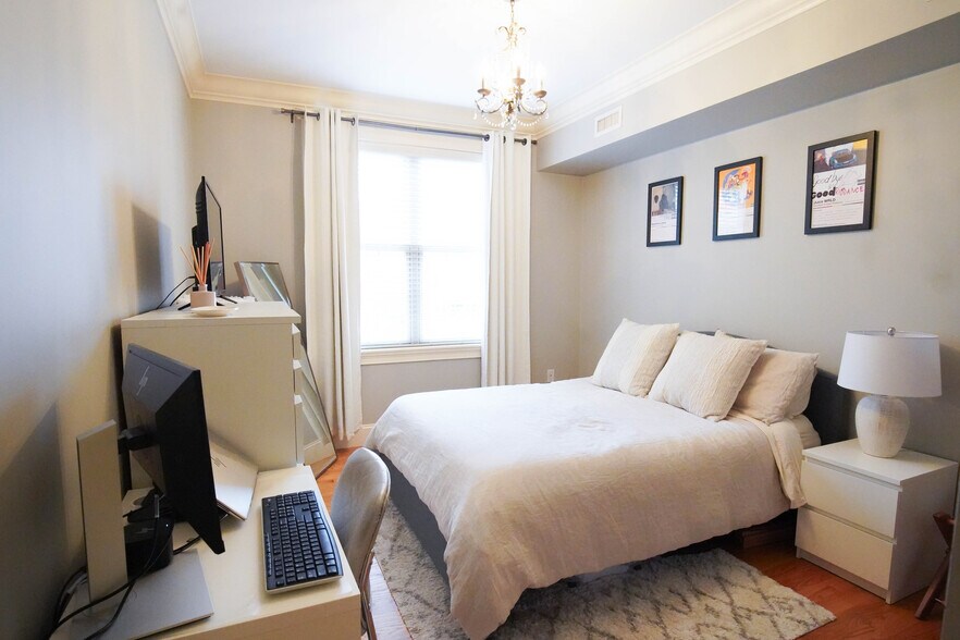 Building Photo - 95 Dix St