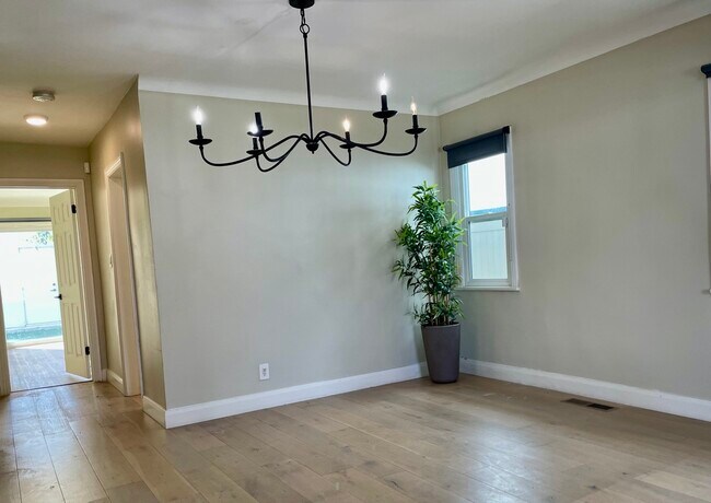 Building Photo - 421 S Wetherly Dr