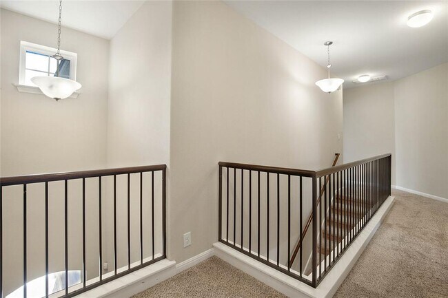Building Photo - 13400 Briarwick Dr