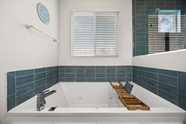 Building Photo - 2314 Gagne St