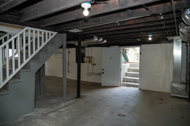Building Photo - 736 Haxtun Ave