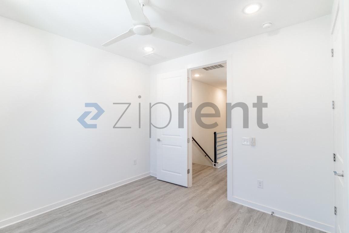 Building Photo - Unit 17