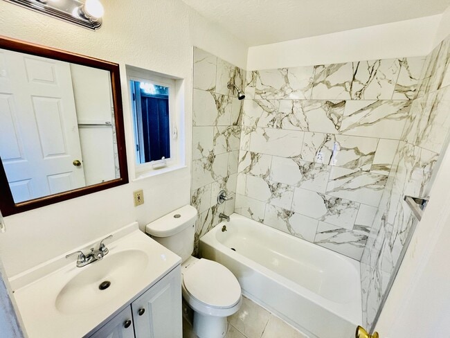 Building Photo - 24 Coronado Ave