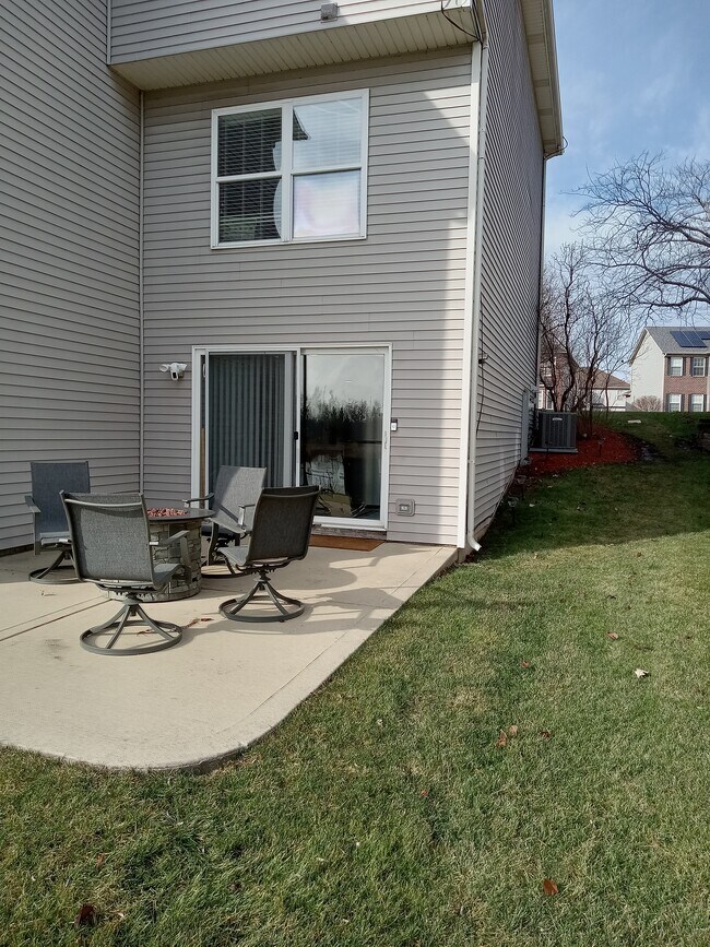 Primary Photo - 609 S Avon Ct