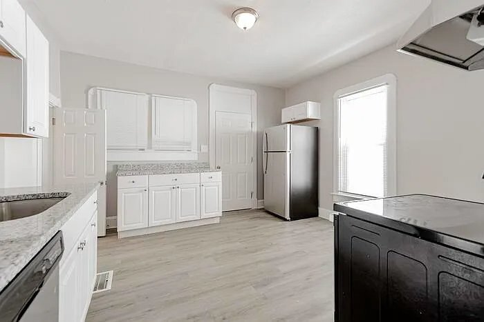 Building Photo - 1230 St Peter St