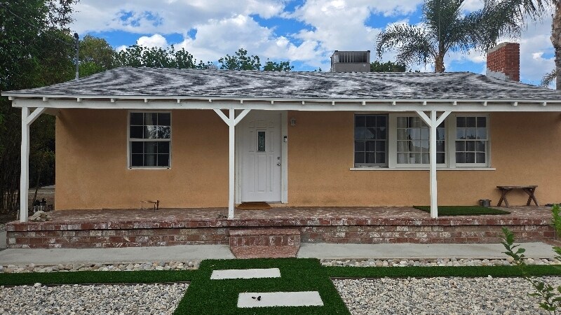 Building Photo - 12345 winnetka