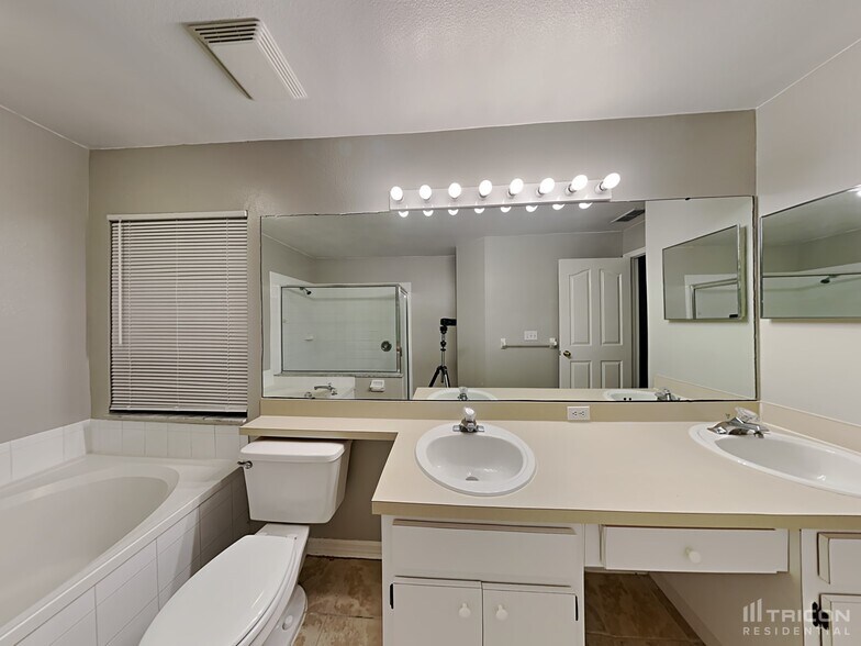 Building Photo - 1708 Scotch Pine Dr