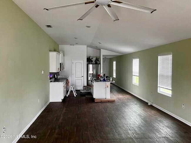 Building Photo - 12450 Russian Olive Rd