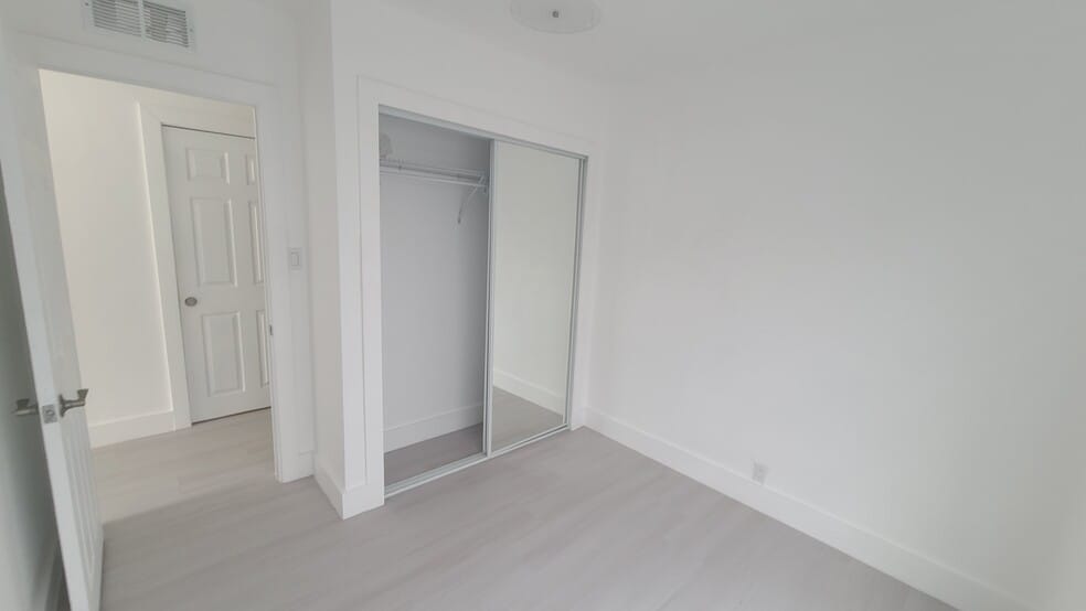 Unfurnished $1,850 - 2519 W Walnut St