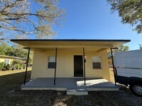 Building Photo - Nice 2-1 house