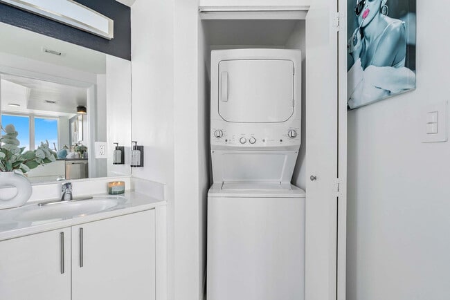 Building Photo - 2889 McFarlane Rd